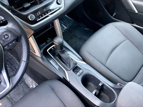 Used 2024 Toyota Corolla Cross LE w/ Moonroof Package AWD/4WD image 17