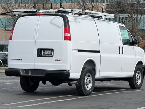 New 2025 GMC Savana 2500 w/ Driver Convenience Package RWD image 4