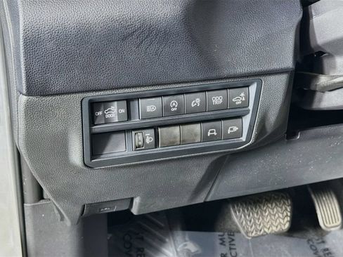 Used 2022 Toyota Tundra SR5 AWD/4WD image 10