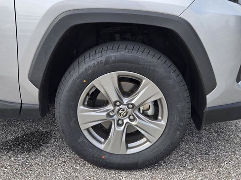 Used 2024 Toyota RAV4 XLE FWD image 4