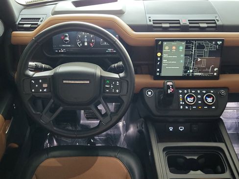Used 2022 Land Rover Defender 110 X AWD/4WD image 6