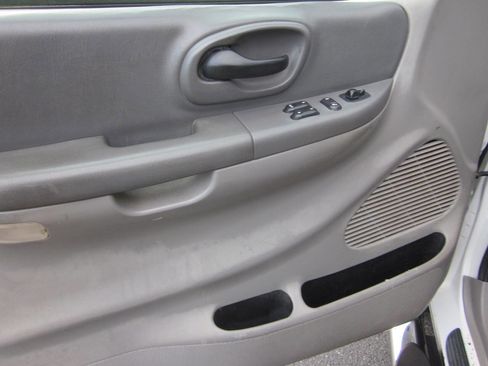 Used 2002 Ford F150 Lariat image 11