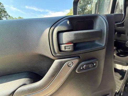 Used 2012 Jeep Wrangler Sport AWD/4WD image 32