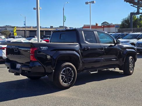 Used 2024 Toyota Tacoma TRD Sport image 4