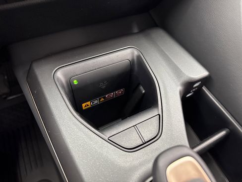 Used 2023 Toyota Crown XLE image 28