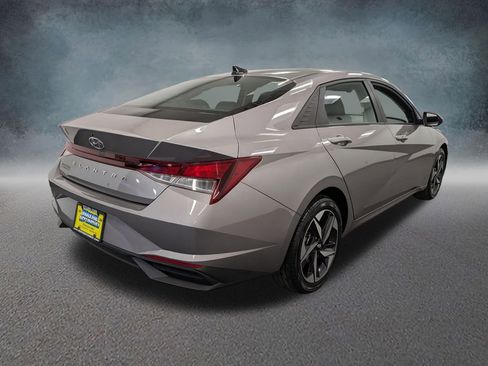 Certified 2023 Hyundai Elantra SEL w/ Convenience Package FWD image 4