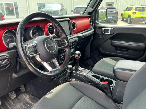 Used 2020 Jeep Wrangler Rubicon w/ Uconnect 4C Nav & Sound Group AWD/4WD image 7