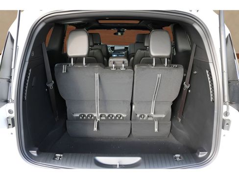 New 2026 Chrysler Pacifica Select FWD image 18