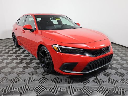 Used 2024 Honda Civic Sport Touring image 3