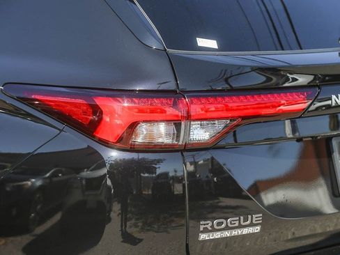New 2026 Nissan Rogue Platinum AWD/4WD image 9