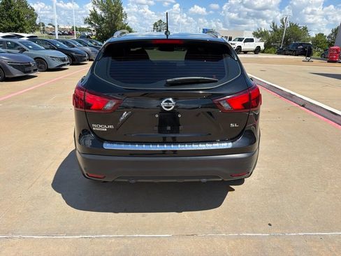 Used 2019 Nissan Rogue Sport SL w/ Premium Package FWD image 4