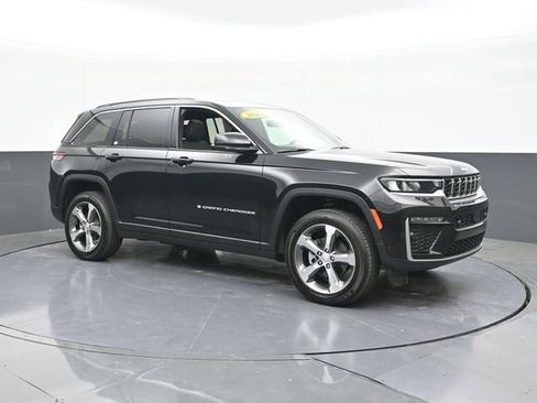 Used 2026 Jeep Grand Cherokee Limited w/ Luxury Tech Group II AWD/4WD image 19