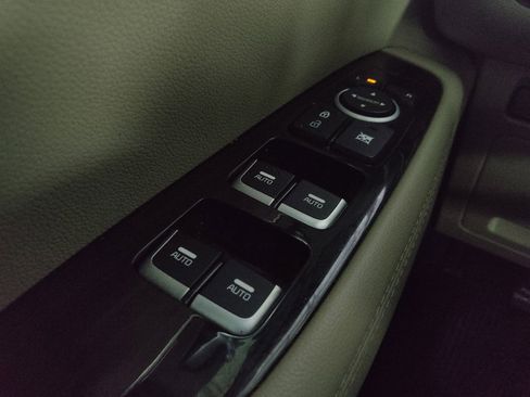 Used 2020 Kia Sorento LX FWD image 27