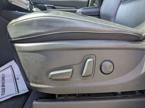 Used 2025 Kia Telluride S FWD image 14