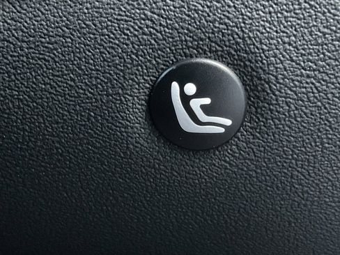 Used 2025 Kia Seltos S image 16