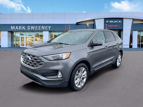 Used 2022 Ford Edge Titanium image 2