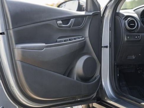 Used 2021 Hyundai Kona SE w/ Cargo Package image 30