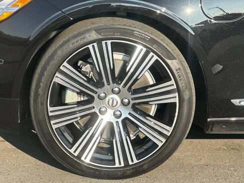 Used 2024 Volvo S90 T8 Ultimate image 11