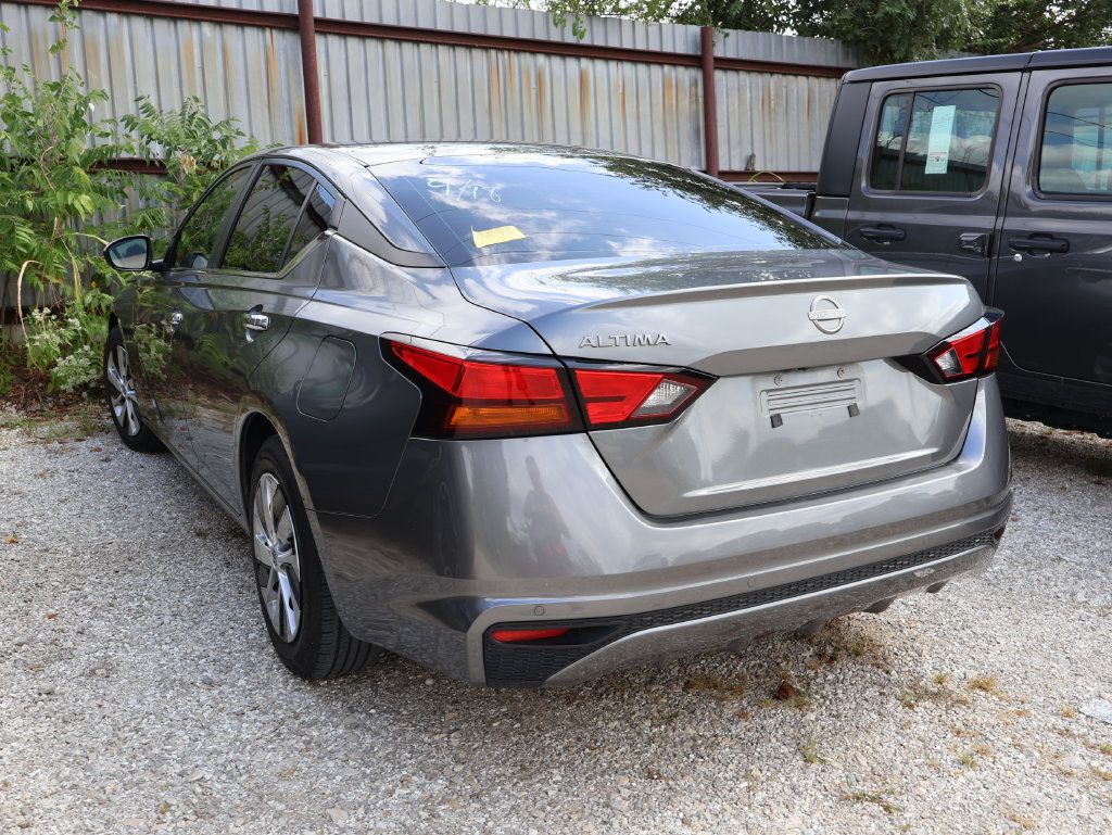 Used 2023 Nissan Altima 2.5 S FWD image 16
