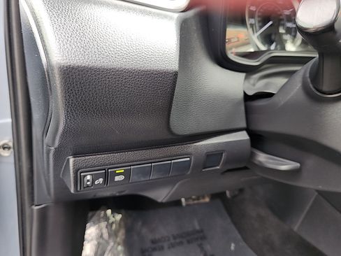 Used 2020 Toyota Corolla LE image 12