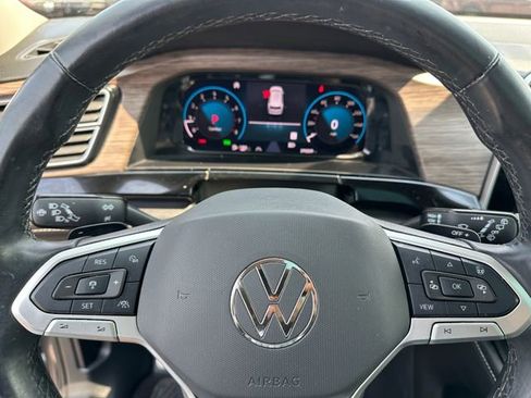 Used 2024 Volkswagen Atlas SEL Premium R-Line image 32