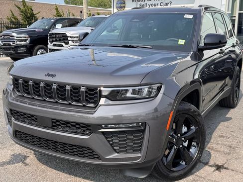 New 2026 Jeep Grand Cherokee Limited w/ Limited Altitude Package AWD/4WD image 3