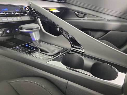 New 2025 Hyundai Elantra SEL image 19