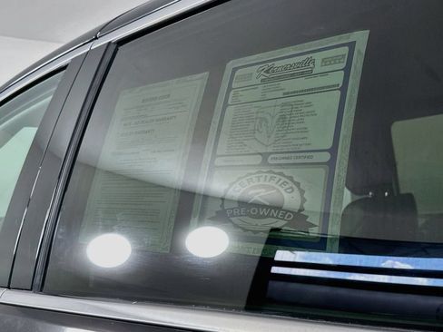 Used 2023 Chrysler Pacifica Touring-L FWD image 36