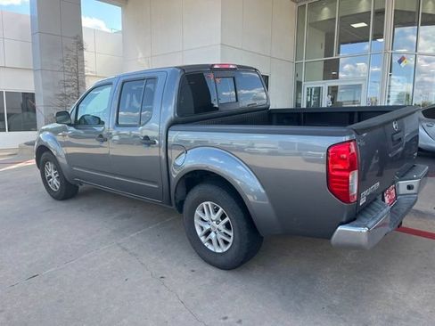 Used 2018 Nissan Frontier SV RWD image 6
