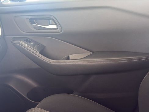 Used 2024 Nissan Rogue SV image 24