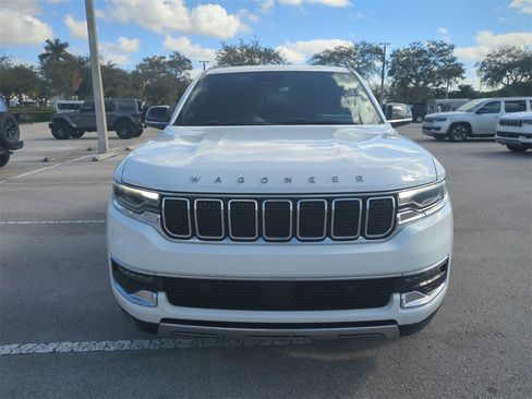 Used 2023 Jeep Wagoneer Series III w/ Preferred Equipment Group image 4