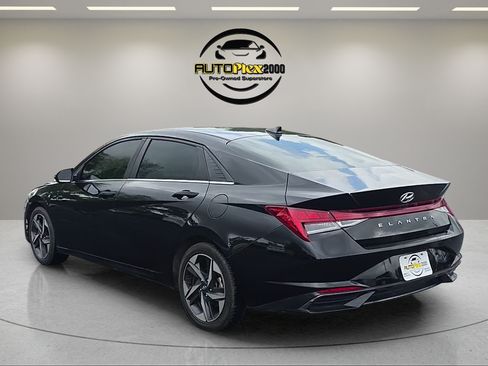 Used 2021 Hyundai Elantra SEL FWD image 5