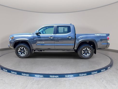 Used 2023 Toyota Tacoma TRD Off-Road w/ Technology Package AWD/4WD image 9
