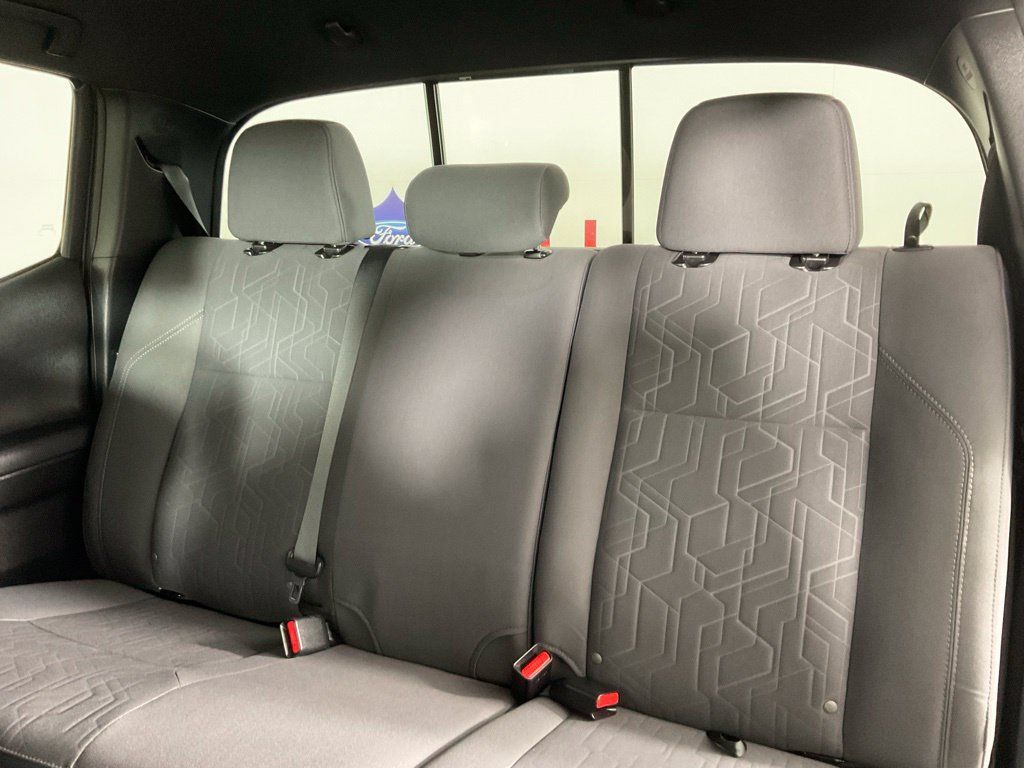 Used 2019 Toyota Tacoma TRD Sport RWD image 16