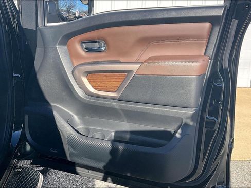 Used 2022 Nissan Titan Platinum Reserve w/ Moonroof Package image 29