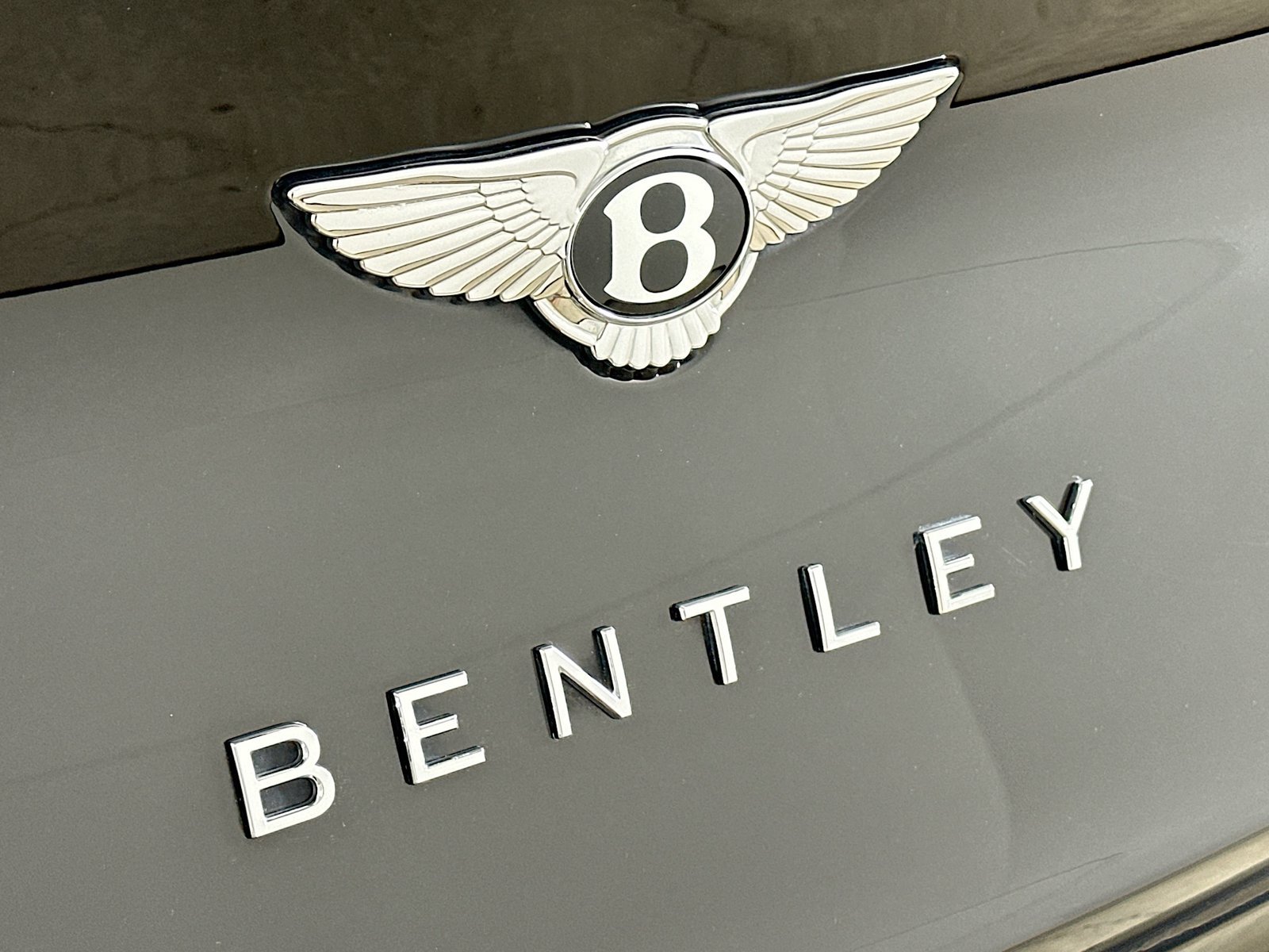 Used 2022 Bentley Bentayga AWD/4WD image 59