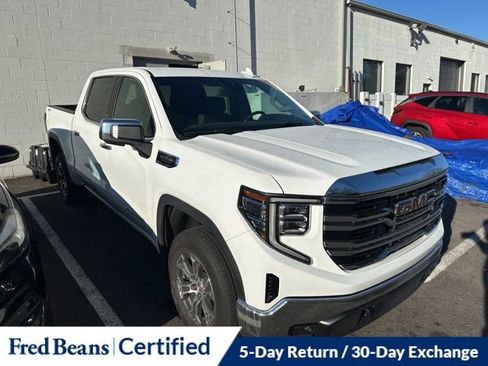 Used 2025 GMC Sierra 1500 SLT image 16