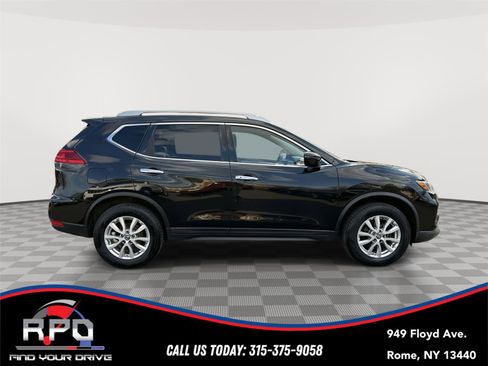 Used 2017 Nissan Rogue SV AWD/4WD image 7