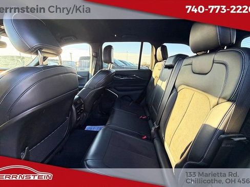 Used 2022 Jeep Grand Cherokee Altitude image 21