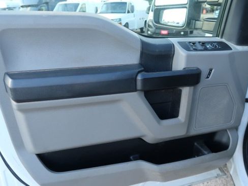Used 2021 Ford F250 XL w/ Power Equipment Group RWD image 7