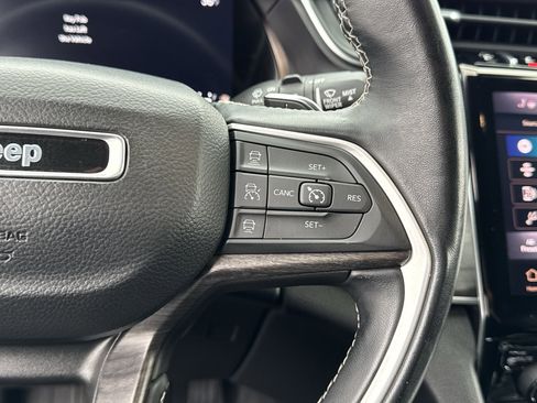 Used 2022 Jeep Grand Cherokee L Limited image 32