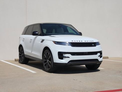 Used 2024 Land Rover Range Rover Sport SE image 3