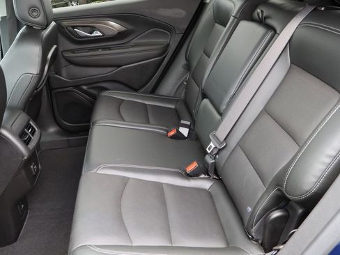 Used 2022 GMC Terrain SLT w/ Infotainment Package II FWD image 25