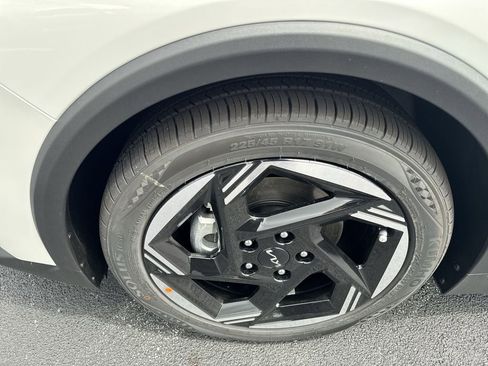 New 2025 Kia K4 EX image 16