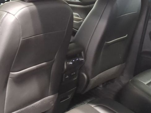 Used 2022 GMC Acadia SLT w/ LPO, Floor Liner Package FWD image 22