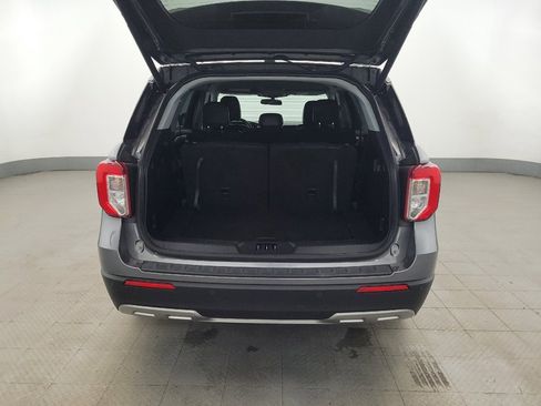 Used 2021 Ford Explorer XLT w/ Equipment Group 202A AWD/4WD image 29