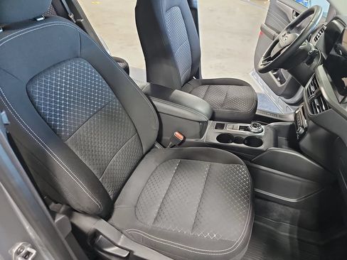 Used 2023 Ford Escape Active w/ Tech Pack #1 AWD/4WD image 10