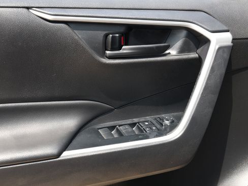 Used 2024 Toyota RAV4 LE AWD/4WD image 25