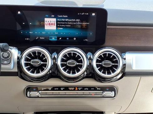 Used 2022 Mercedes-Benz GLB 250 image 22