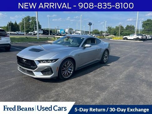 Used 2024 Ford Mustang GT Premium RWD image 3